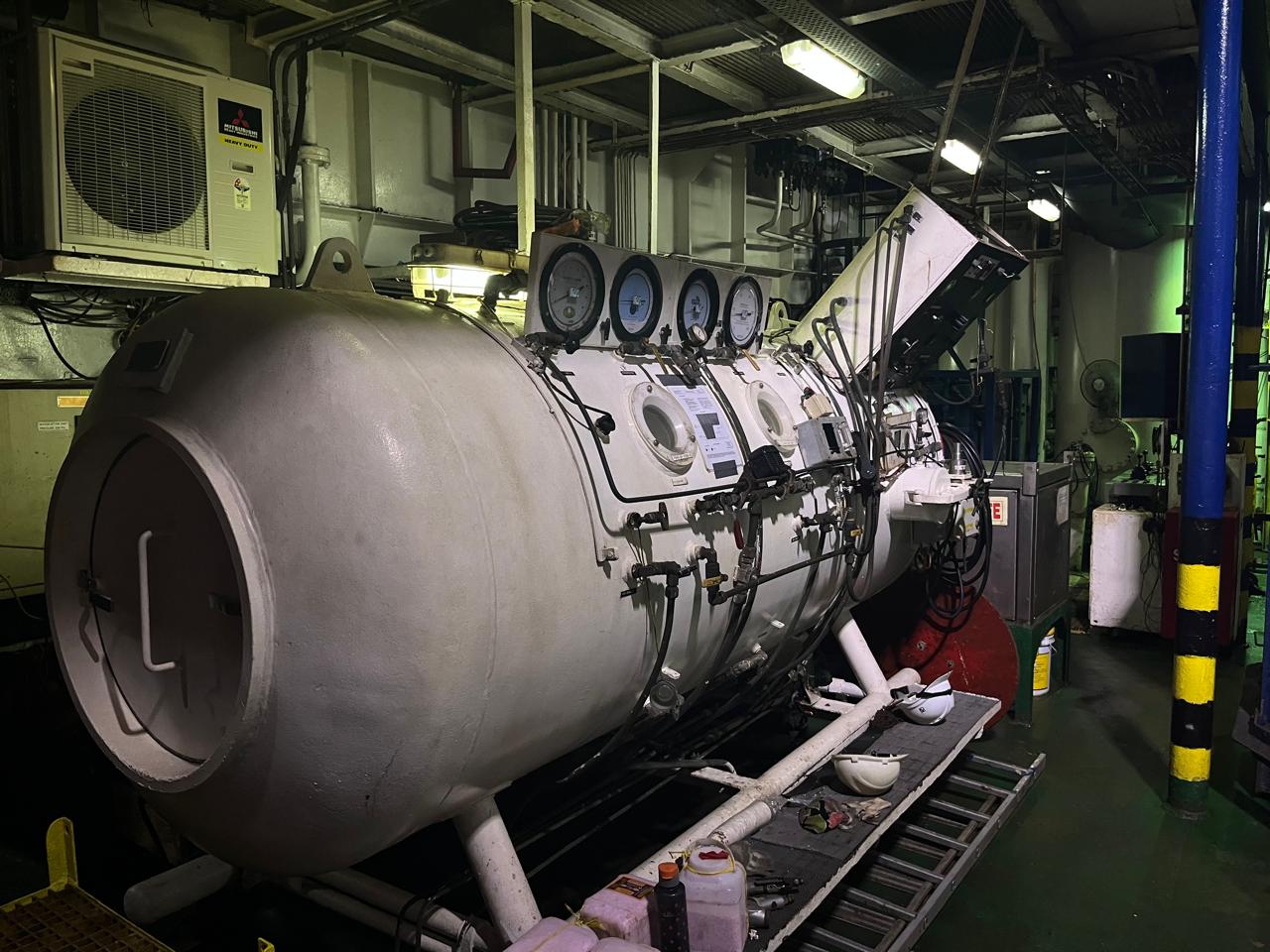 Decompression chamber used for commercial diving support